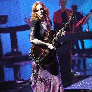 Karen Elson in Paris Fashion Week Fall 2011 - Etam - Cat Walk - karen-elson-paris-fashion-week-fall-2011-03