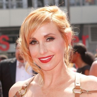 Kari Byron in 2011 Primetime Creative Arts Emmy Awards - Arrivals