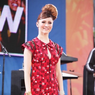 Amy Heidemann, Karmin in Karmin Perform Live as Part of Good Morning America's Summer Concert Series