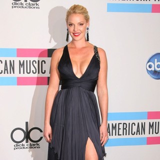 Katherine Heigl in 2011 American Music Awards - Press Room