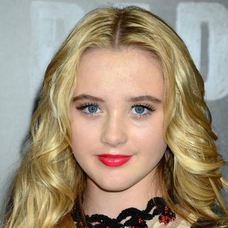 Kathryn Newton in World Premiere of Bad Teacher - Arrivals