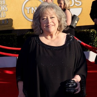 Kathy Bates in The 18th Annual Screen Actors Guild Awards - Arrivals - kathy-bates-18th-annual-screen-actors-guild-awards-02
