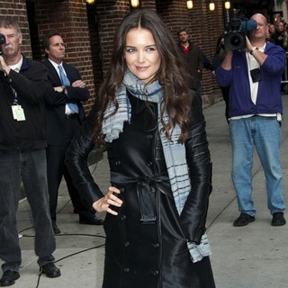Katie Holmes in The Late Show with David Letterman - Arrivals