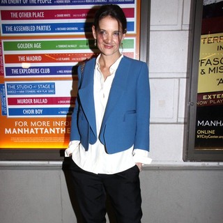 Katie Holmes in Opening Night Performance of The Other Place - Arrivals - katie-holmes-opening-night-the-other-place-02