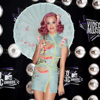 Katy Perry in 2011 MTV Video Music Awards - Arrivals