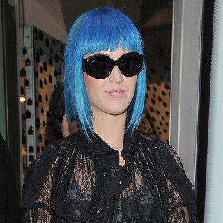 Katy Perry Leaving Dover Street Market - katy-perry-leaving-dover-street-market-01