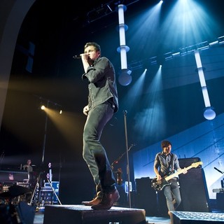Tom Chaplin, Jesse Quin, Keane in Keane Perform Live at Brixton Academy