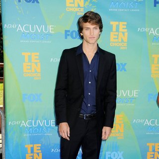 Keegan Allen in 2011 Teen Choice Awards