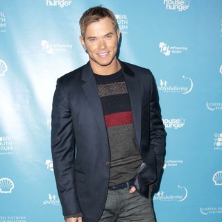 Kellan Lutz in The 55th Annual GRAMMY Awards - mPowering Action Featuring Performances by Timbaland and Avicii