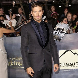 Kellan Lutz in The Premiere of The Twilight Saga's Breaking Dawn Part II
