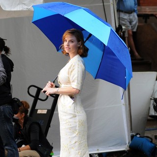 Kelli Garner on The Set of Pan Am Filming on Location in Brooklyn - kelli-garner-on-the-set-of-pan-am-filming-on-location-in-brooklyn-04
