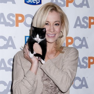 Kellie Pickler in The Fresh Step Limited-Edition Cat Sweater Benefiting The ASPCA