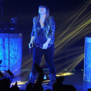 Kelly Clarkson in Kelly Clarkson Performs on Her Stronger Tour