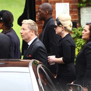 Kelly Osbourne in The Cremation of Amy Winehouse