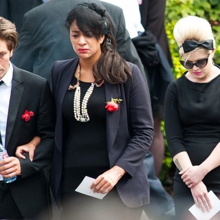Kelly Osbourne in The Cremation of Amy Winehouse
