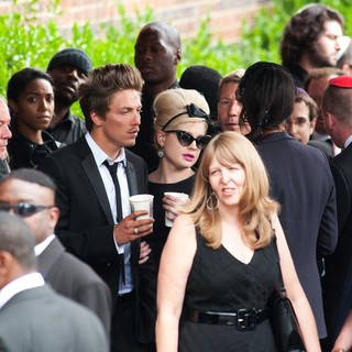 Kelly Osbourne in The Cremation of Amy Winehouse