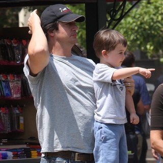 Ken Marino in Ken Marino Out Shopping in Hollywood with His Family