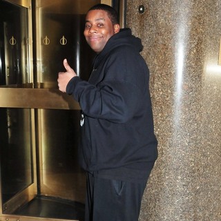 Kenan Thompson in Celebrities Arrive at The NBC Studios - kenan-thompson-arrives-at-nbc-studios-01