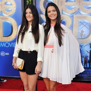 Kylie Jenner, Kendall Jenner in The World Premiere of Glee The 3D Concert Movie - Arrivals