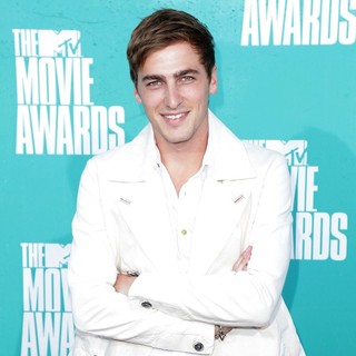 Kendall Schmidt, , Big Time Rush in 2012 MTV Movie Awards - Arrivals