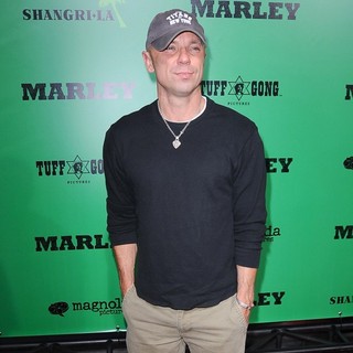 Kenny Chesney in Los Angeles Premiere of Magnolia Picture's Marley - Arrivals