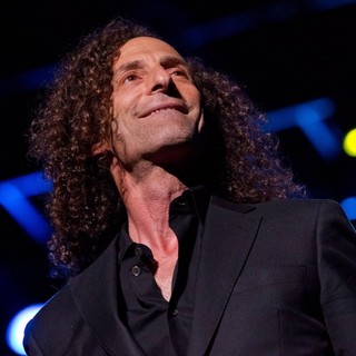 Kenny G in Kenny G Performing Live at Pavilhao Atlantico
