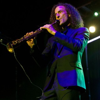 Kenny G in Kenny G Performing Live at Pavilhao Atlantico
