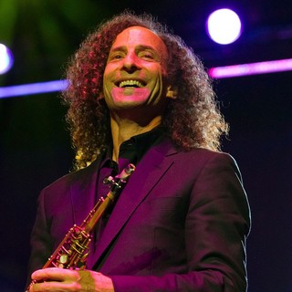 Kenny G in Kenny G Performing Live at Pavilhao Atlantico