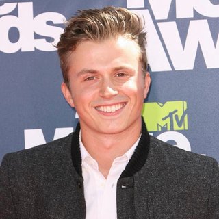 Kenny Wormald in 2011 MTV Movie Awards - Arrivals - kenny-wormald-2011-mtv-movie-awards-01