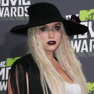 Ke$ha in 2013 MTV Movie Awards - Arrivals