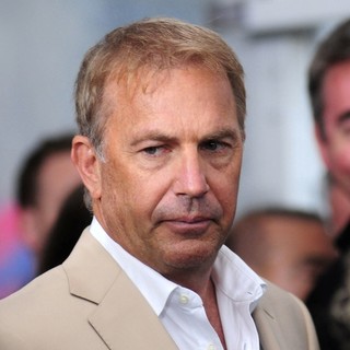 Kevin Costner in World Premiere of Man of Steel - Arrivals - kevin-costner-premiere-man-of-steel-03