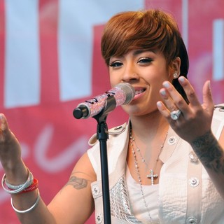 Keyshia Cole in 14th Annual Revlon Walk-Run for Women Event