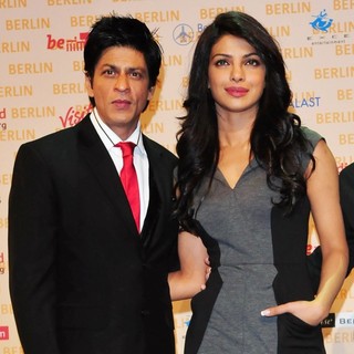 Shahrukh Khan in A Press Conference for The Movie Don 2 - khan-chopra-press-conference-don-2-01