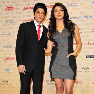 Shahrukh Khan in A Press Conference for The Movie Don 2 - khan-chopra-press-conference-don-2-02
