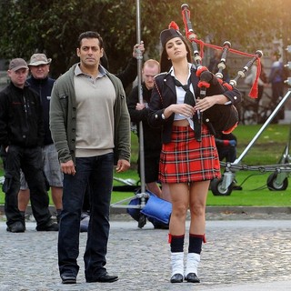 Salman Khan, Katrina Kaif in A Dance Scene Is Filmed on The Set of Ek Tha Tiger