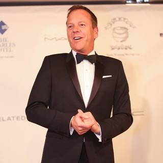 Kiefer Sutherland in Kiefer Sutherland Accepts Award Harvard University's Hasty Pudding Theatricals 2013 Man of The Year