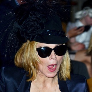 Kim Cattrall in London Fashion Week Spring-Summer 2013 - Philip Treacy - Front Row - kim-cattrall-london-fashion-week-spring-summer-2013-03