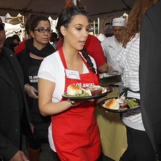 Kim Kardashian in 75th Anniversary of The Los Angeles Mission Serving Thanksgiving Dinner to The Homeless