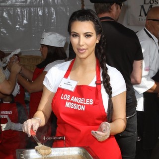 Kim Kardashian in 75th Anniversary of The Los Angeles Mission Serving Thanksgiving Dinner to The Homeless