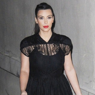 Kim Kardashian in Kim Kardashian Arriving at Kimmel Live TV Show