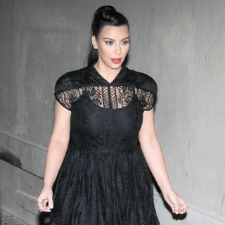 Kim Kardashian in Kim Kardashian Arriving at Kimmel Live TV Show