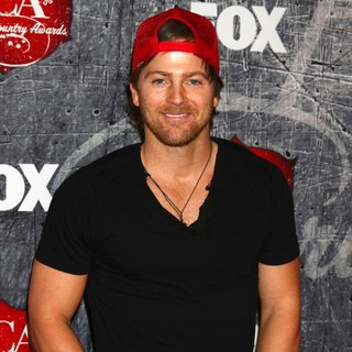 Kip Moore in 2012 American Country Awards - Arrivals