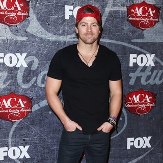 Kip Moore in 2012 American Country Awards - Arrivals