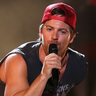 Kip Moore in The 2013 CMA Music Festival - Day 2 - kip-moore-2013-cma-music-festival-03