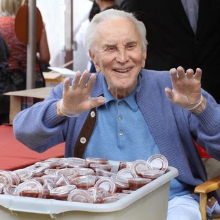 75th Anniversary of The Los Angeles Mission Serving Thanksgiving Dinner to The Homeless