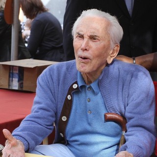 Kirk Douglas in 75th Anniversary of The Los Angeles Mission Serving Thanksgiving Dinner to The Homeless