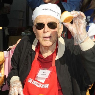 Kirk Douglas in The Los Angeles Mission's Thanksgiving for Skid Row Homeless