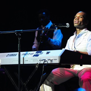 Kirk Franklin in Kirk Franklin Performs During The All Star Mothers Day Celebration