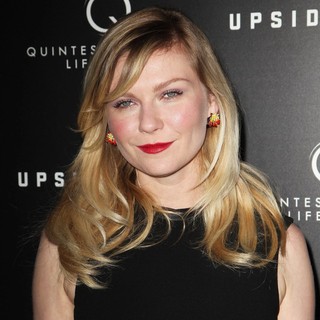 Kirsten Dunst in Upside Down Los Angeles Premiere - Arrivals - kirsten-dunst-premiere-upside-down-03