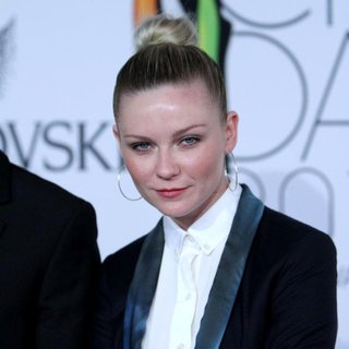 Kirsten Dunst in The 2011 CFDA Fashion Awards